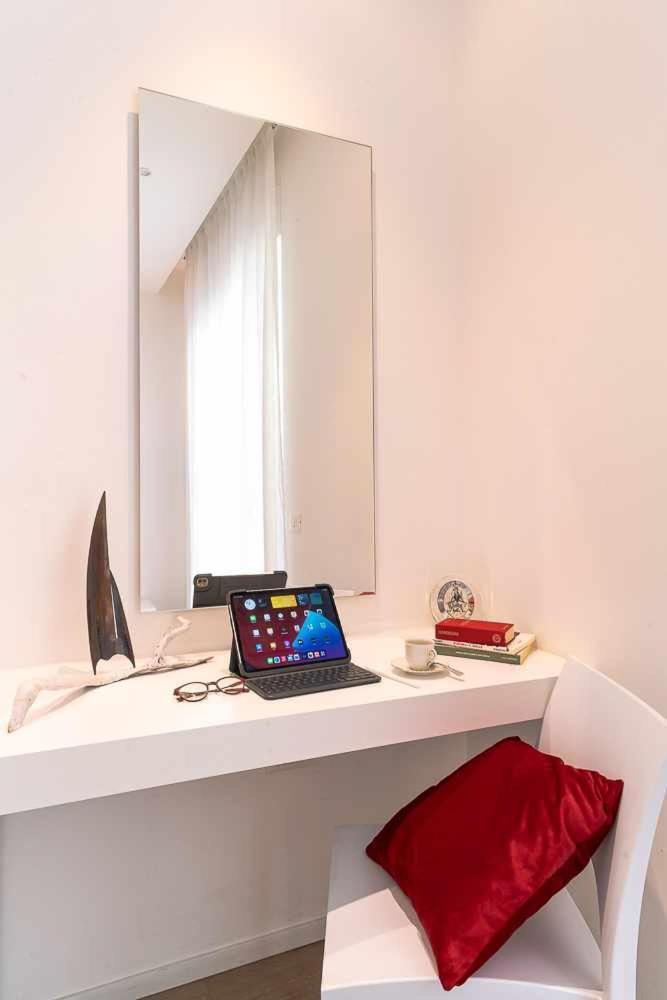 Ceo Luxury Suite Di กาญารี ภายนอก รูปภาพ