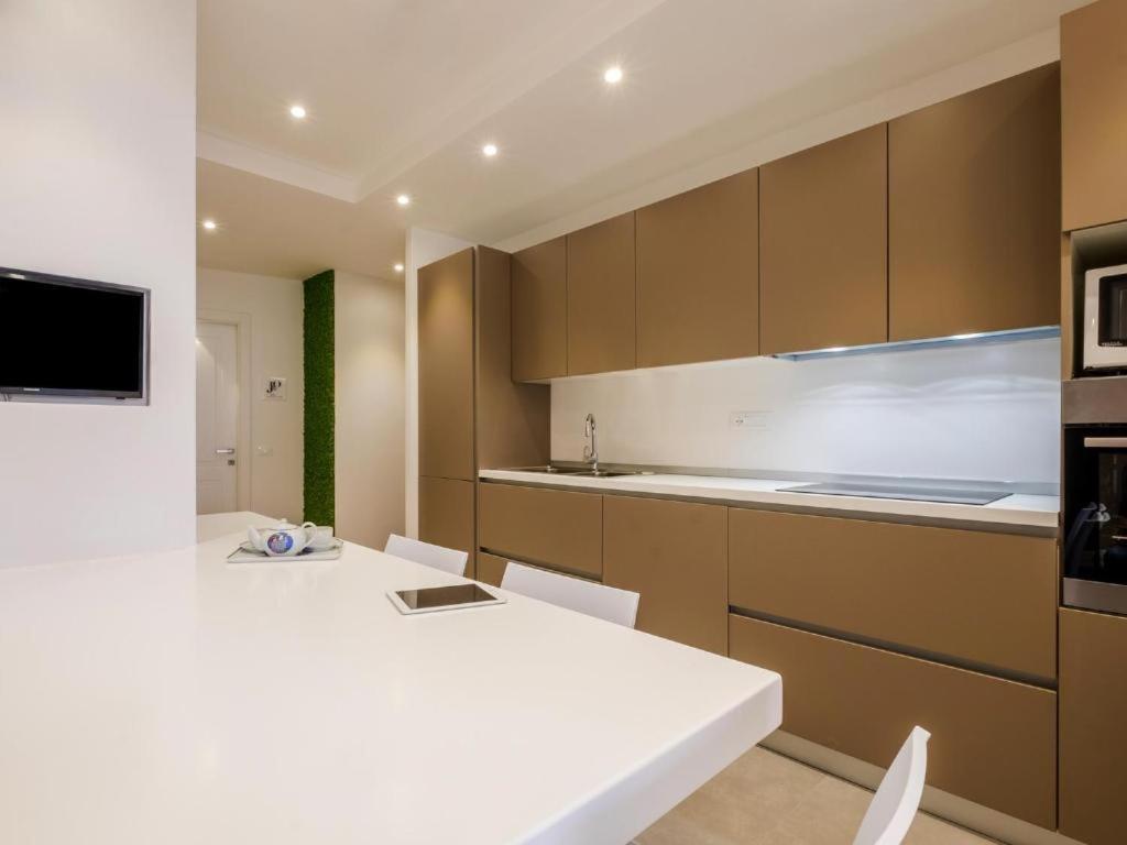 Ceo Luxury Suite Di กาญารี ภายนอก รูปภาพ