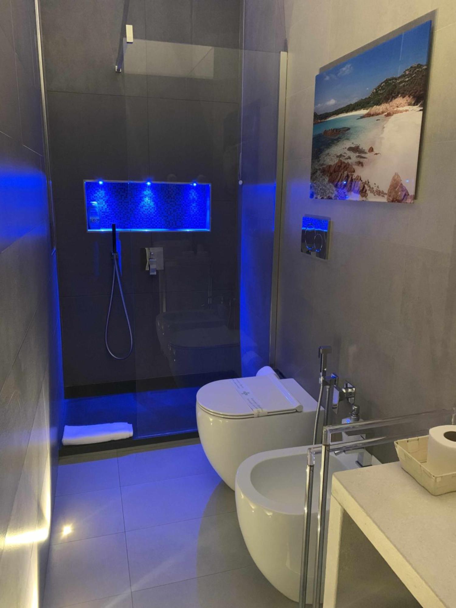 Ceo Luxury Suite Di กาญารี ภายนอก รูปภาพ